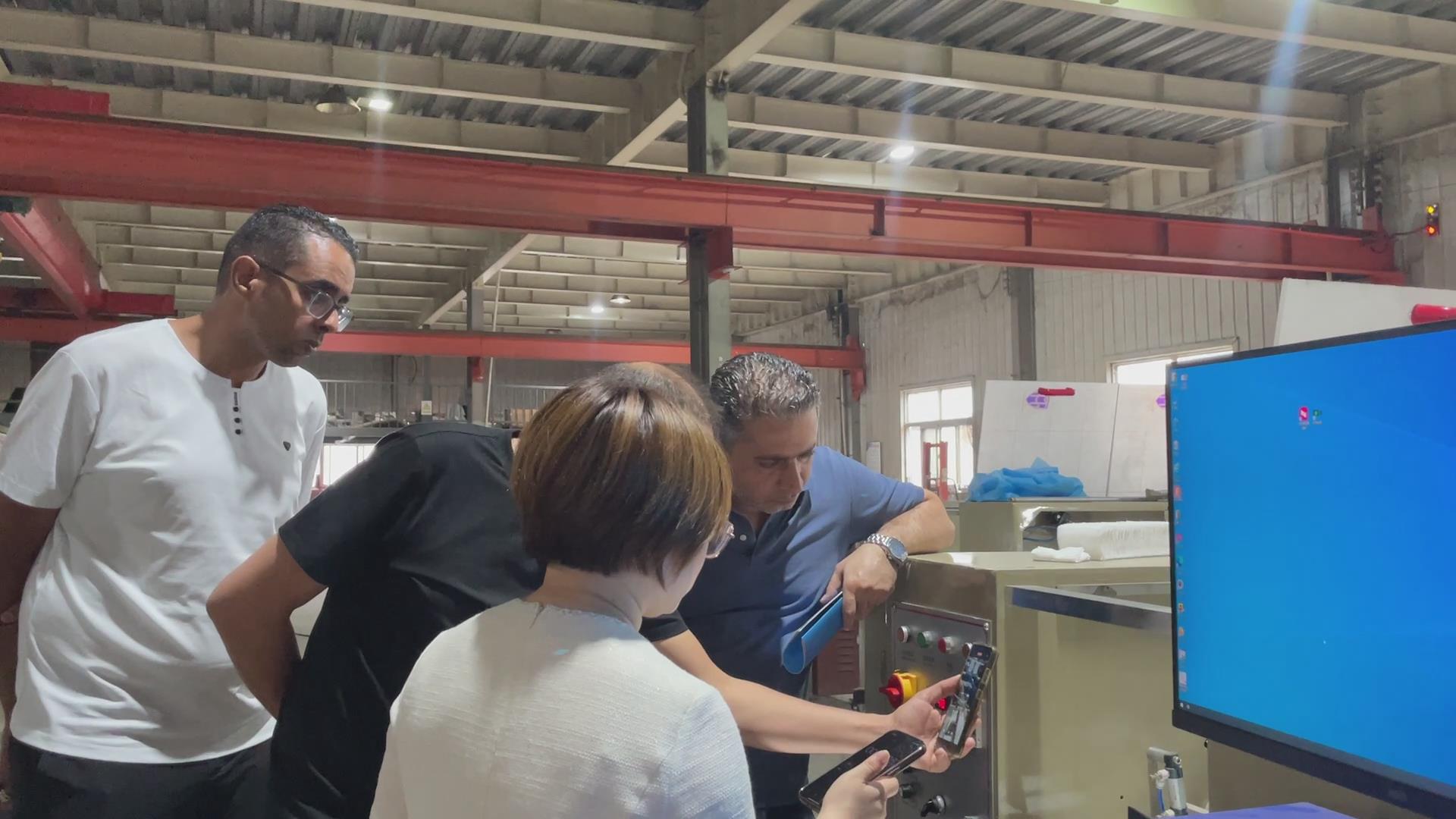 外國友人試機視頻